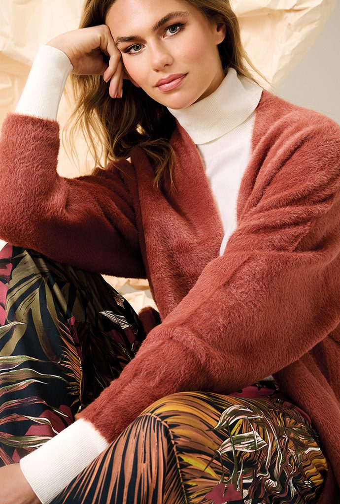 CARDIGAN B821 ARABIAN SPICE KNIT B873 ECRU PANTS B210 P027