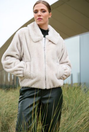 COAT 904 CREAM PANTS B751 CLIMBING IVY.1