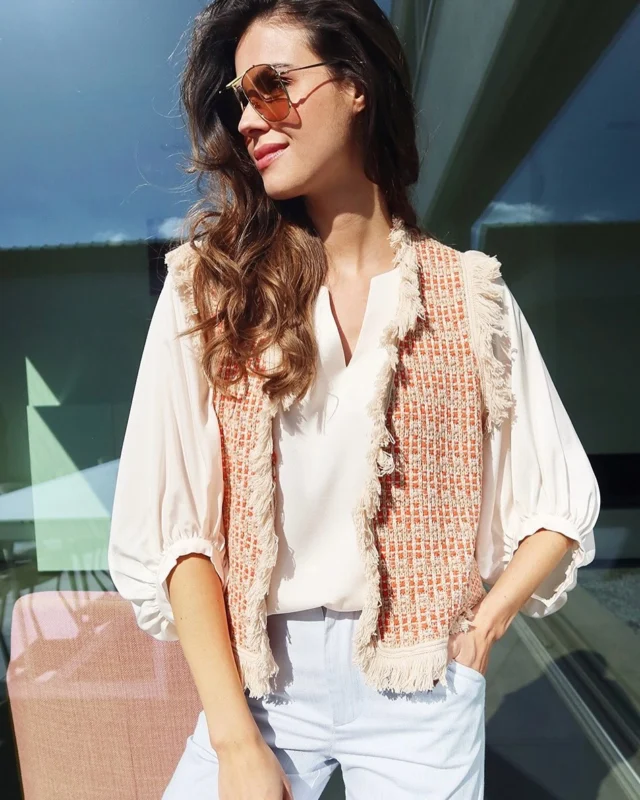 Chasing sunshine in soft tones 💫
SHOP ONLINE!
Blouse A676 birch
Gilet A849 orange 
Pants A733 light blue 
~ link in bio ~ 
#ExpressYourself #summercollection #Kdesign #SS25 #Belgiandesign #Belgianbrand #Belgianfashion #MyKdesign #StayFresh #gilet #pants #blouse #softtones
@isolderoels @larissadc